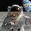 Kurgusal kullanıcı yorumu — astronot